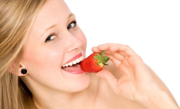eating_strawberry